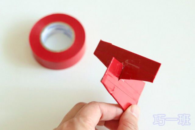 用塑料瓶做亲子手工：怎么自制幼儿玩具飞机(图文教程)2