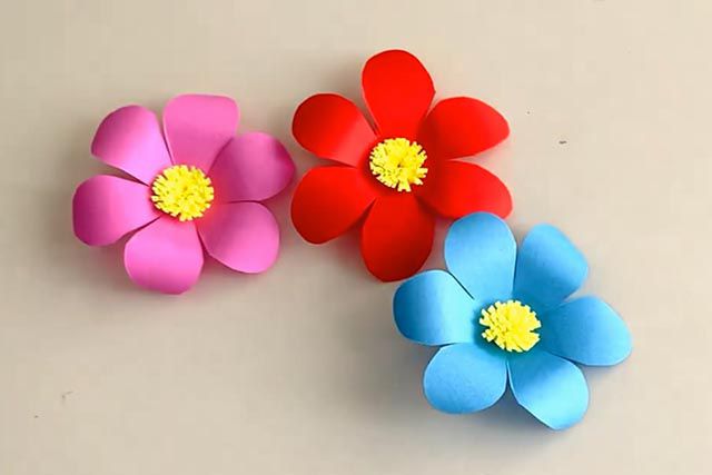 幼儿春天手工：怎么剪纸6个花瓣的花朵(图文教程)9