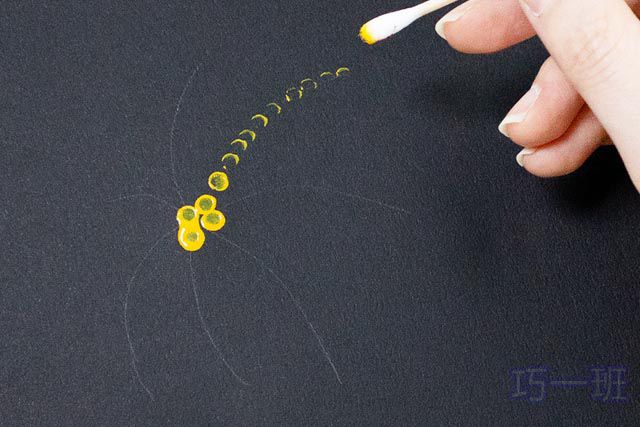 幼儿简单画一幅国庆节的画：棉签点彩画夜空中的烟花(图文教程)2