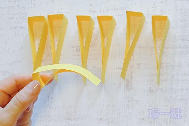 秋天手工：怎么用卡纸做立体银杏叶(图文教程)5