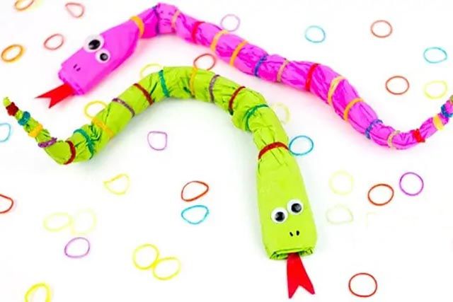 报纸手工制作动物：幼儿简单制作手工蛇(图文教程)